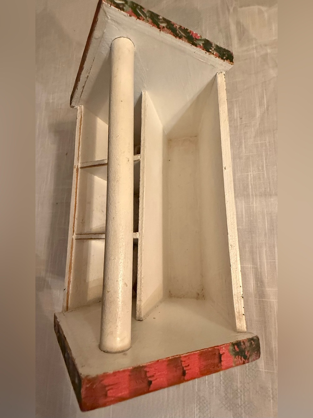 Sectioned wood carrier Utensil server/tool holder Birdhouse hand painted design - Picture 8 of 12